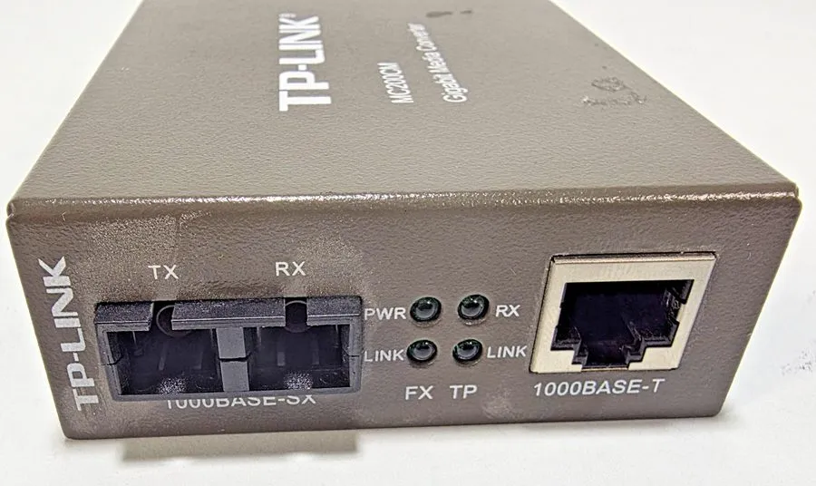 Медиаконвертер TP-Link MC200CM Gigabit RJ45 to Gigabit Multi-Mode SC Fiber Media