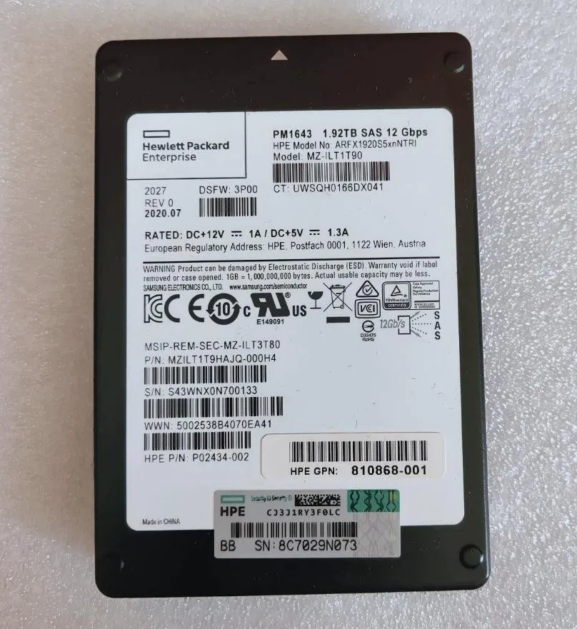 SSD-накопитель Samsung PM1643 1.92TB HPE 2.5" SAS SSD MZ-ILT1T90 P02434-002 MZIL — фото лота 1