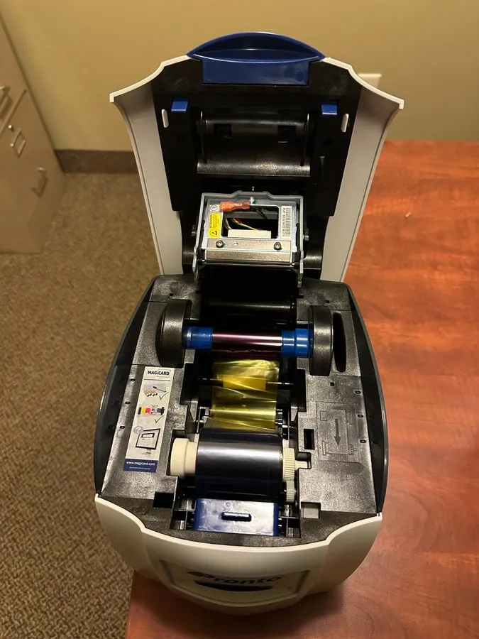 Принтер этикеток Magicard Pronto ID Card Printer 3649-0001 Single-Sided sold as  — фото лота 1