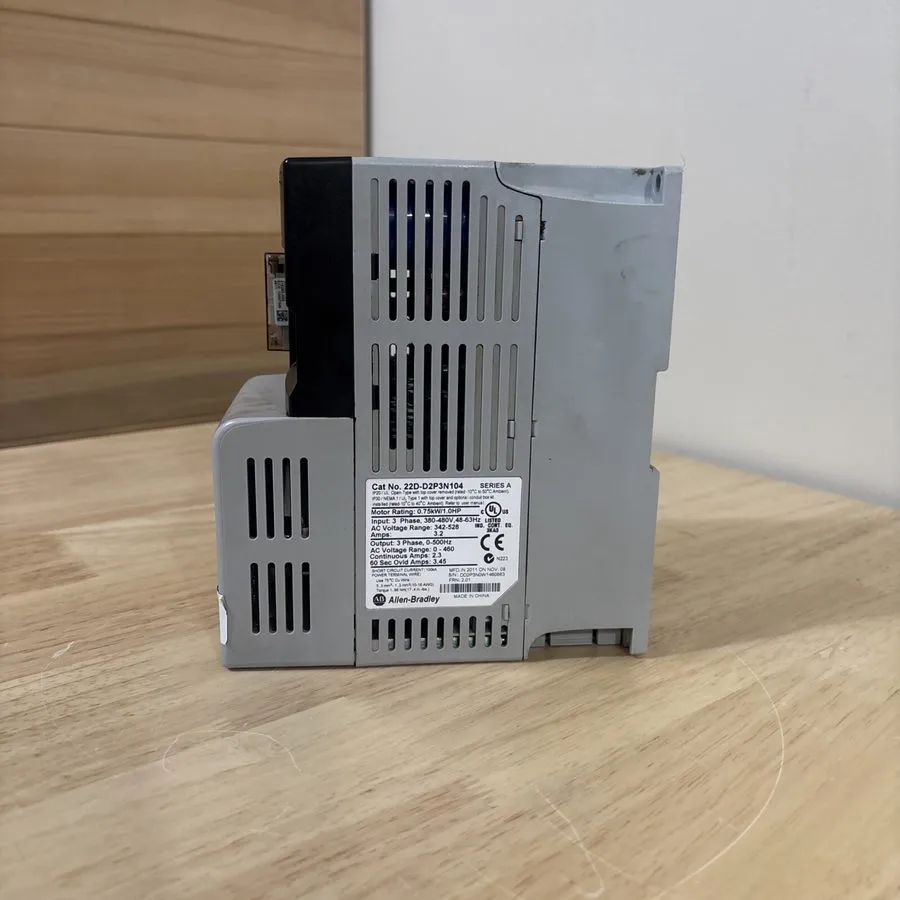 Частотный преобразователь Allen-Bradley 22D-D2P3N104 Series A PowerFlex 40P 0.75