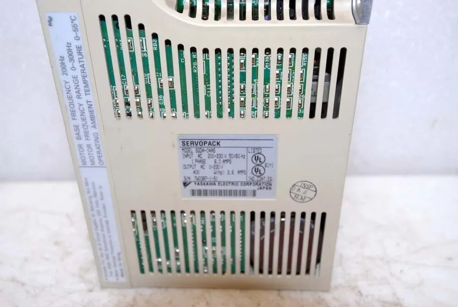 Сервопривод YASKAWA SERVOPACK SGDA-04AS 200-230Vac 6.0A AMP