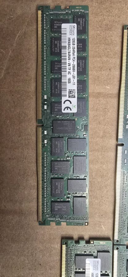 Модуль памяти SK Hynix HMABAGL7C4R4N-VN 128GB 2S4Rx4 PC4-2666V-LB1-12 DDR4 LRDIM — фото лота 1