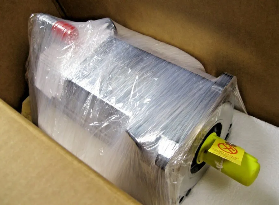 Серводвигатель Allen-Bradley VPL-B1653D-PK12AA Kinetix VP Low Inertia Servo Moto — фото лота 2