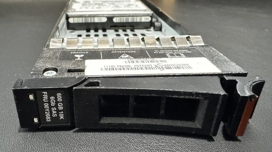 Жёсткий диск IBM 00Y2683 600GB 10K RPM 2.5" SAS 6Gbps HDD Hard Drive