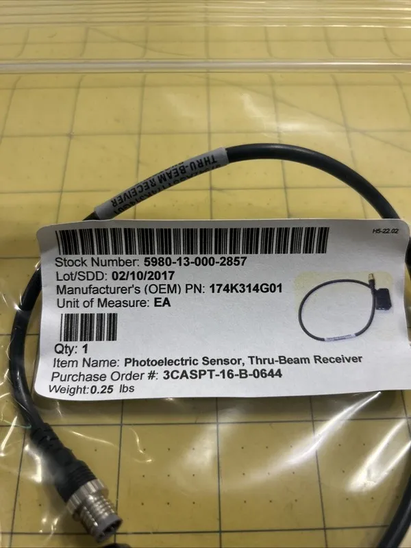 Фотоэлектрический датчик OMRON E3Z-T81A-D PHOTOELECTRIC SENSOR PNP LED PRE-WIRED