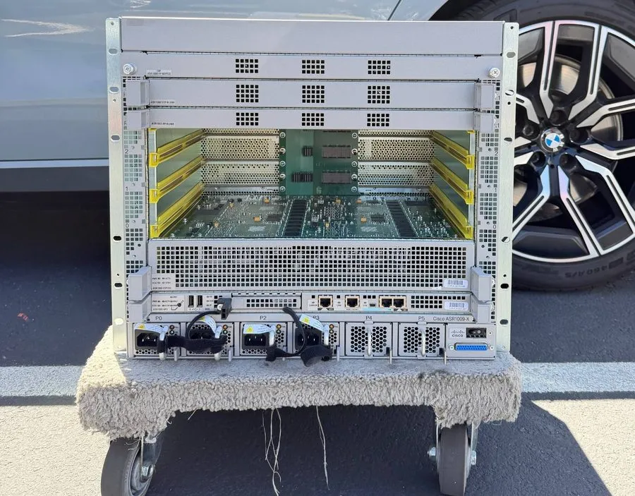 Маршрутизатор Cisco ASR1009-X 9-Slot Router Chassis w/ 6x ASR1000X-AC-1100W