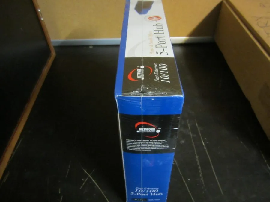 Коммутатор Linksys Network Everywhere NH1005 V2 Fast Ethernet 5 Port Hub — фото лота 2