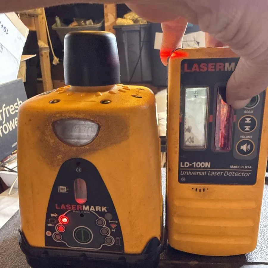 Нивелир CST/berger LaserMark LM30 Self-Leveling Red Rotary Laser Level w/ LD-100