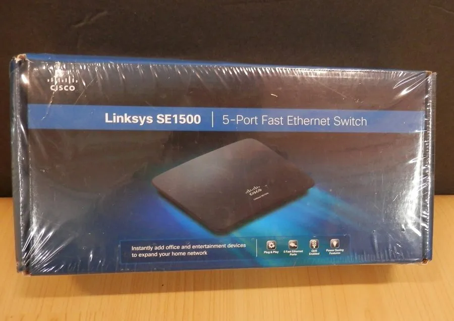 Коммутатор Linksys SE1500 5-Port Fast Ethernet Switch Desktop Network Hub