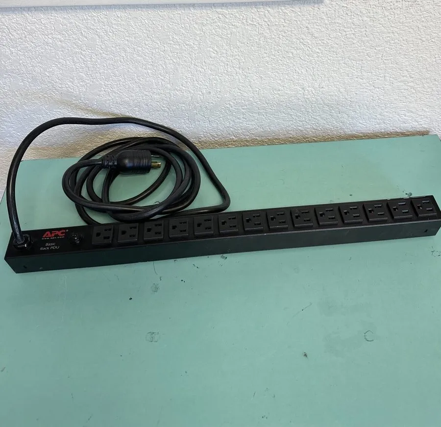 Блок розеток PDU APC AP9551 0U Vertical Basic Rack PDU 20A, 120V, 14-Outlet