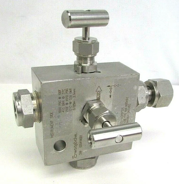 Клапан Swagelok 2 Valve Instrument Block & Bleed Manifold SS-V2BFS8 Stainless St