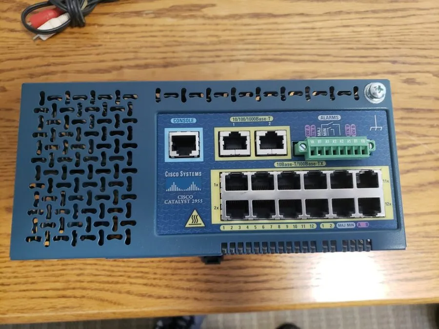 Коммутатор Cisco Systems Catalyst 2955 WS-C2955T-12 12 Port Switch