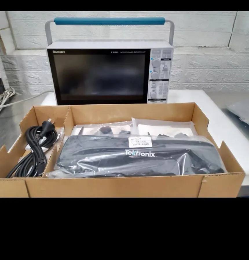Осциллограф Tektronix MDO34 3-BW-500 Mixed Domain Oscilloscope 500MHz new#33