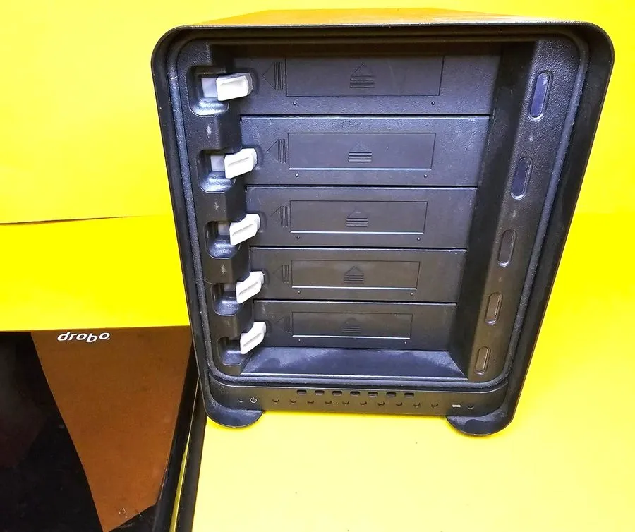 СХД Drobo FS DRDS2-A 5 SATA Bays External Network Attached Storage PLEASE