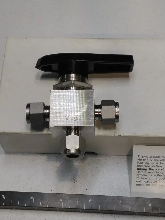 Клапан Hanbay MDM-060DT Valve Actuator w/ Swagelok SS-44XS6 3-Way 12-24VDC