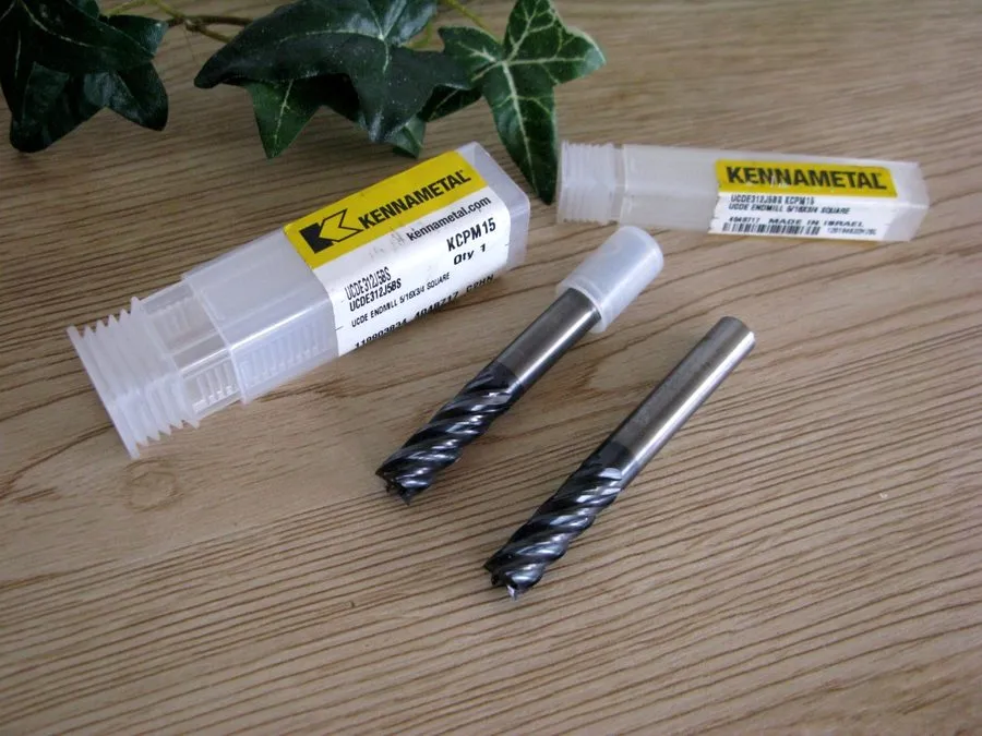 Режущий инструмент Kennametal 7/16 X 9/16 .018 Altin KCPM15 3 FL Carbide CR End 