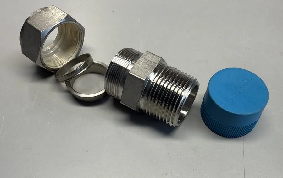 Фитинг Swagelok SS-1610-1-16 Stainless steel tube fitting 1” Tube X 1” NPT MALE