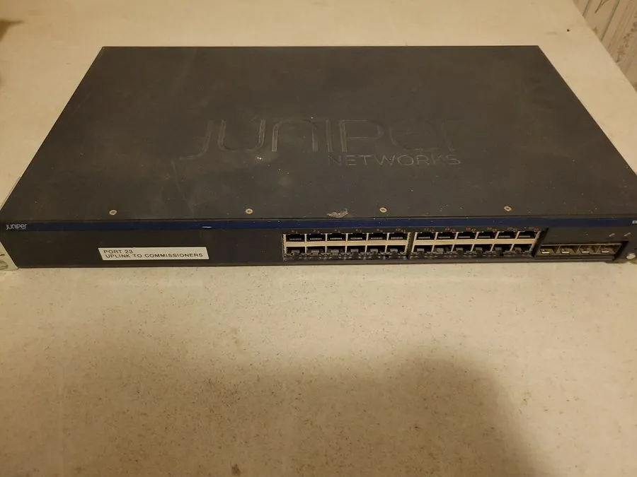 Коммутатор Juniper EX2200-24P-4G 24 Port POE Gigabit Managed Ethernet Switch
