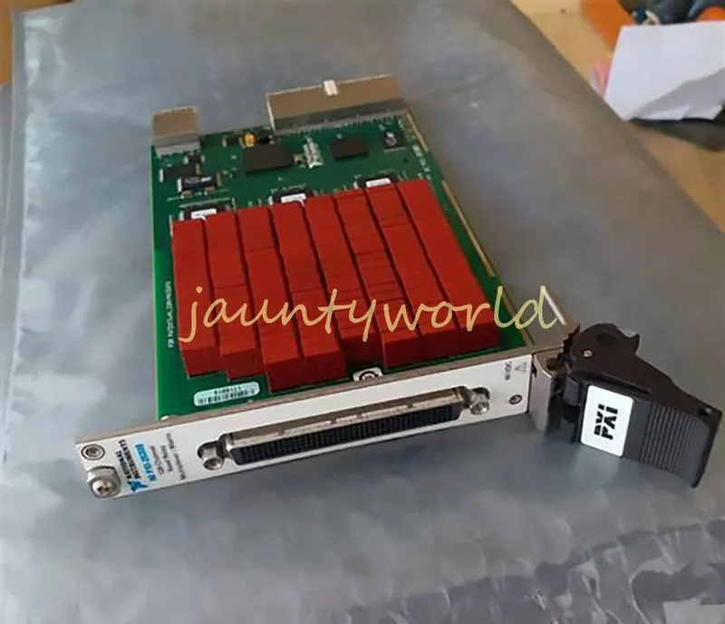 Тестер NI PXI-2530B
