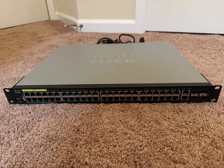 Коммутатор Cisco SF350-48P 48x 10/100 PoE+ 2x Gigabit/SFP Combo + 2x SFP Etherne — фото лота 1