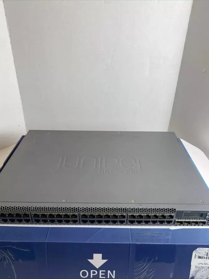 Коммутатор Juniper EX3300-48P 48 Ports PoE+ Gigabit Switch 4x 10GbE SFP+ Ports