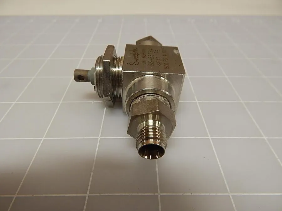 Клапан WHITEY/SWAGELOK BALL VALVE 1/4" COMP, SS-83TS4, #128R16