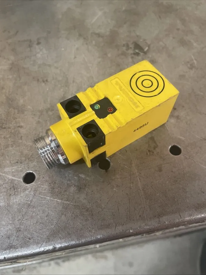 Датчик приближения Turck Bi10T-Q34-ADZ30X2-B1131/S34 Proximity Sensor — фото лота 1