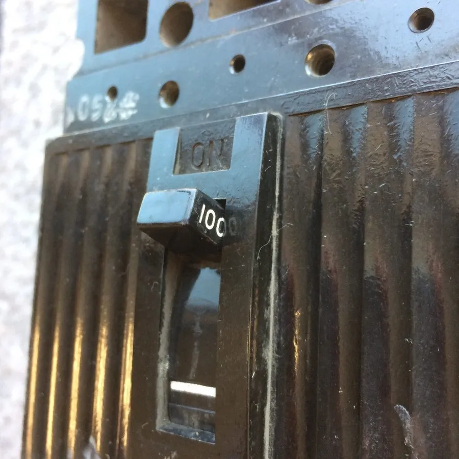 Автоматический выключатель General Electric TED134Y100 100 Amp 480V 3 Pole Circu — фото лота 2