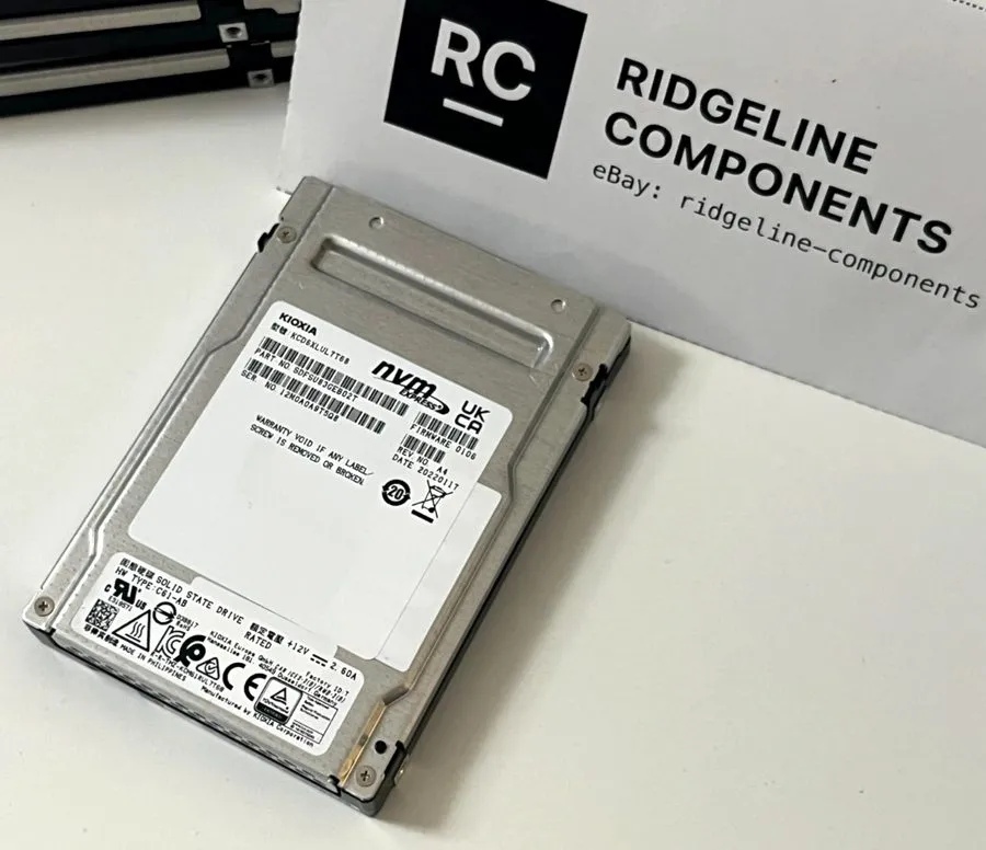 SSD-накопитель KIOXIA CD6-R 7.68TB NVMe PCIe 4.0 2.5" U.3 Internal SSD KCD6XLUL7