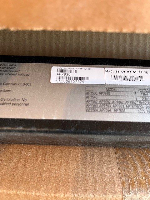 Блок розеток PDU APC AP7830 Rack PDU, Metered, 0U, 20A, 1920VA, 120V, Output: 5-