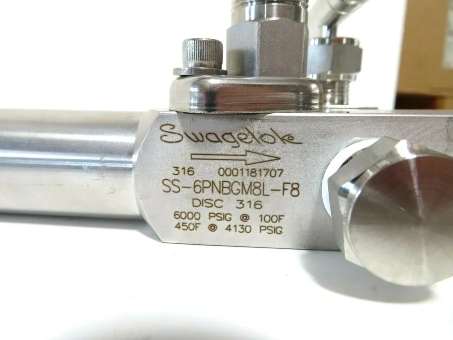 Клапан 1/2" Swagelok SS-6PNBGM8L-F8 Gauge Needle Valve w/ SS-26VM8-F8 Valve