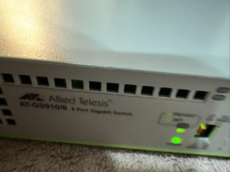 Коммутатор Allied Telesis AT-GS900/8 Unmanaged Gigabit Ethernet Switch 8-Port