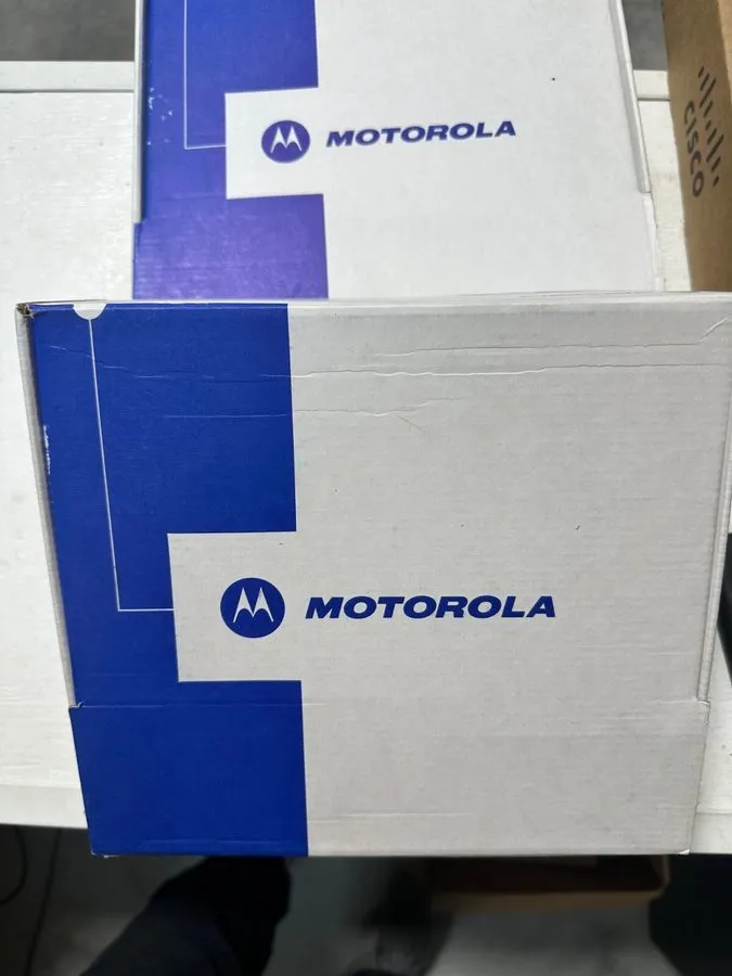 Радиостанция Motorola HT1250 LS+ UHF 450-512MHz 4W 16CH Two Way Radio AAH25SDH9D