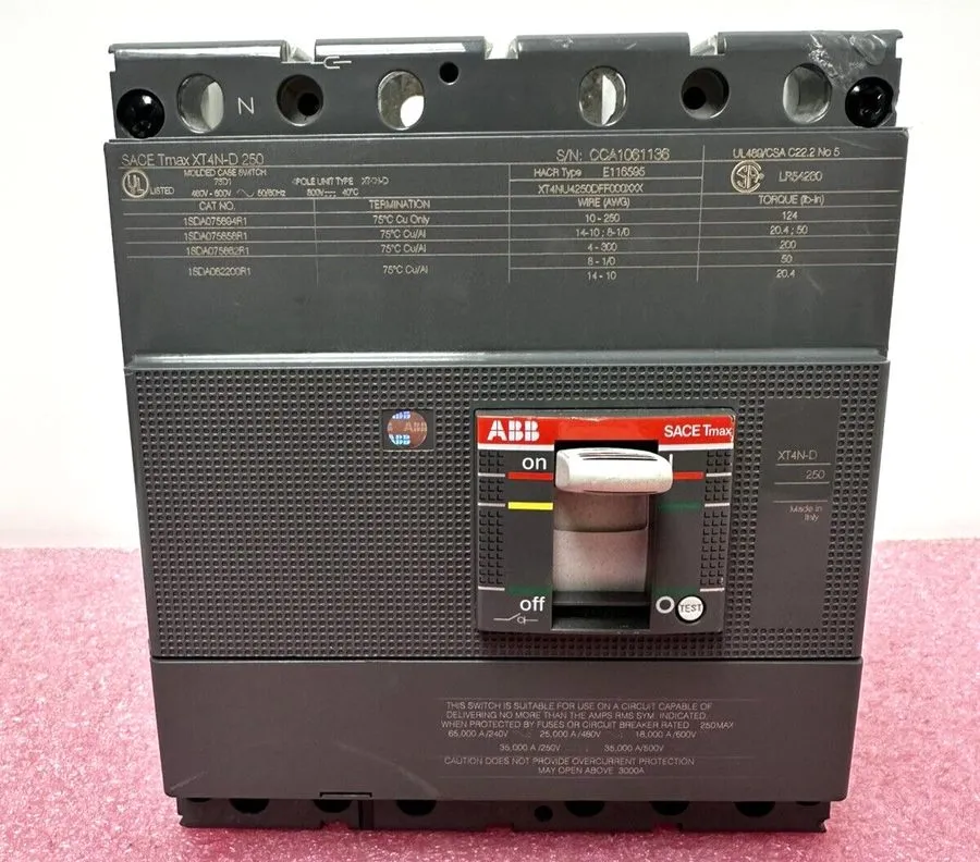 Коммутатор ABB SACE Tmax XT4N-D 250 A 4 P 600 VAC Molded Case Switch XT4NU4250DF — фото лота 1