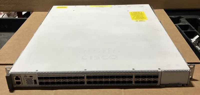 Коммутатор Cisco C9500-40X-A 40 Port 10G SFP+ Switch PWR-C4-950WAC-R