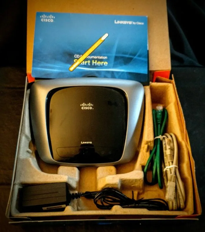 Маршрутизатор Cisco Linksys WRT320N Dual-Band WiFi 4 Port Wireless-N Gigabit Rou — фото лота 1