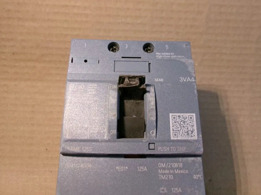 Автоматический выключатель Siemens 3VA4112-4ED34-0AA0 3 Pole, 125 Amps, 480 Volt
