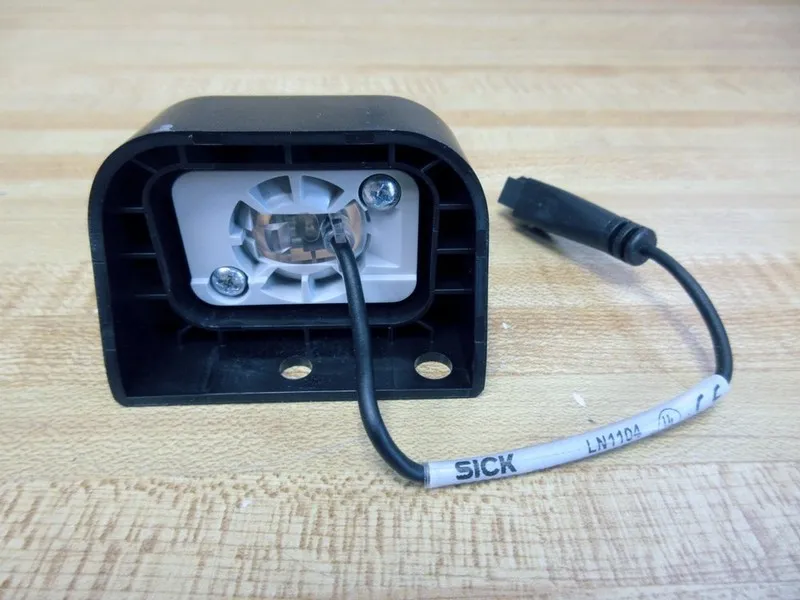 Фотоэлектрический датчик SICK ZL3-N2700S01 10-30VDC Photoelectric Sensor