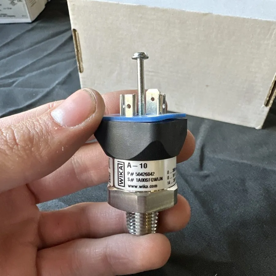 Датчик давления WIKA A-10 50426842 pressure transmitter 300 psig — фото лота 1