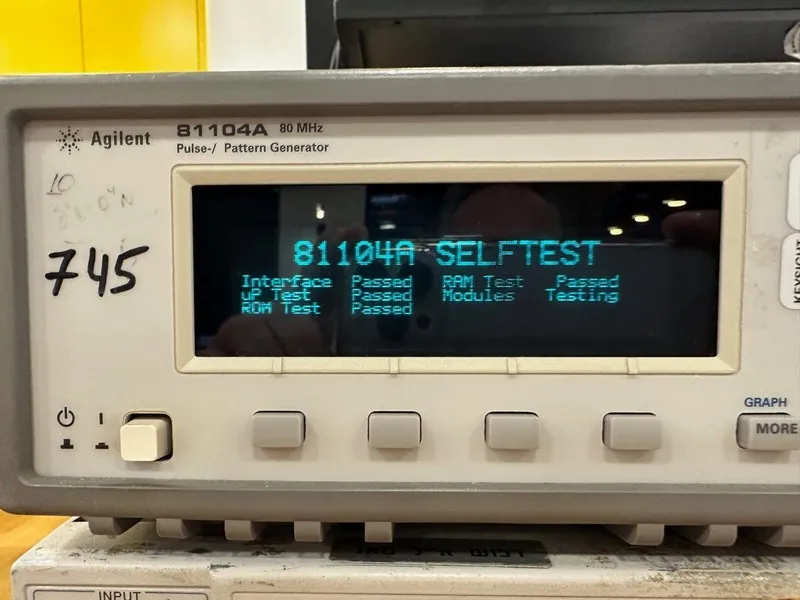 Тестер Agilent 81104A : 80 MHz Pulse-/ Pattern Generator, AS-IS