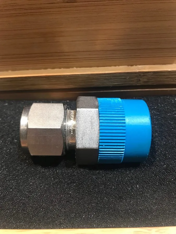Разъём 1 Swagelok Stainless Connector Fitting, 1/2" Tube x 3/4" MNPT, SS-810-1-1