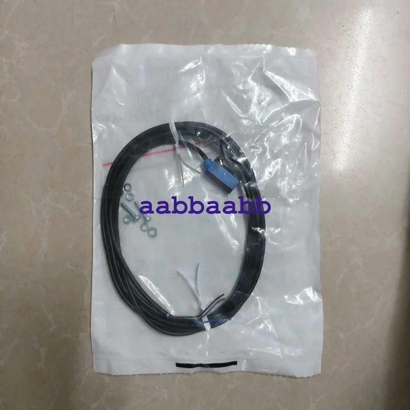 Фотоэлектрический датчик SICK GL2S-N1311 1064360 Photoelectric Sensor
