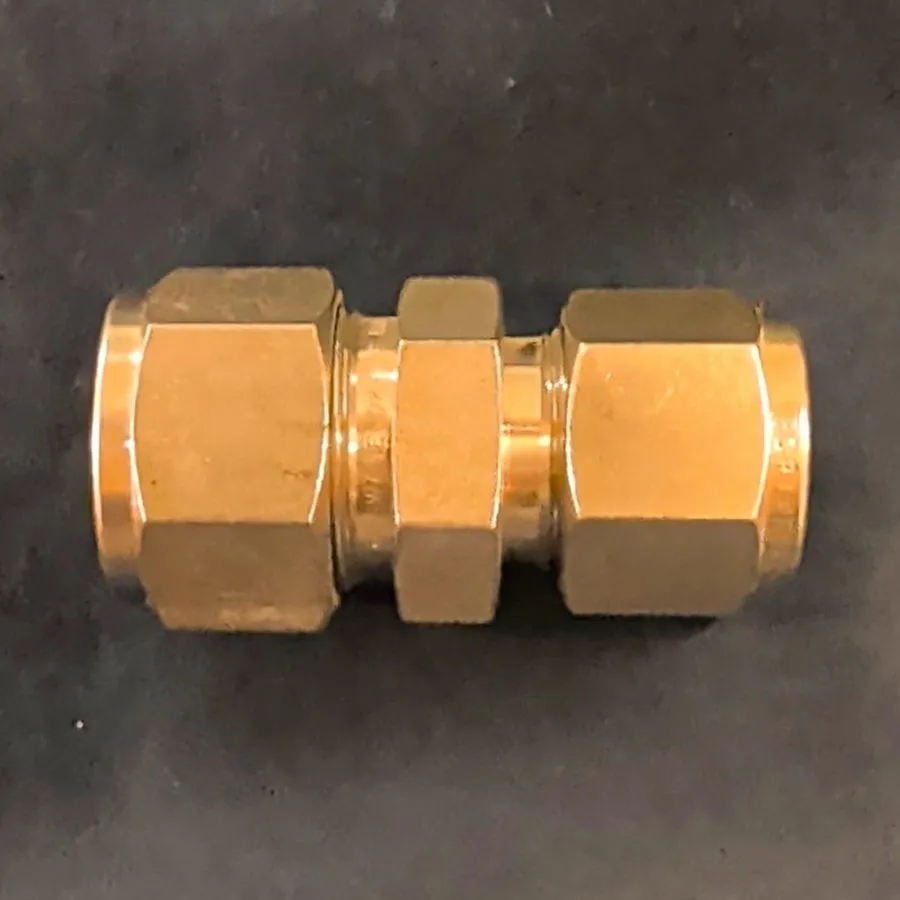 Фитинг Swagelok Part #: SS-101 Tube Fitting, Reducing Union, 5/8 in. x 1/2 in. T — фото лота 1