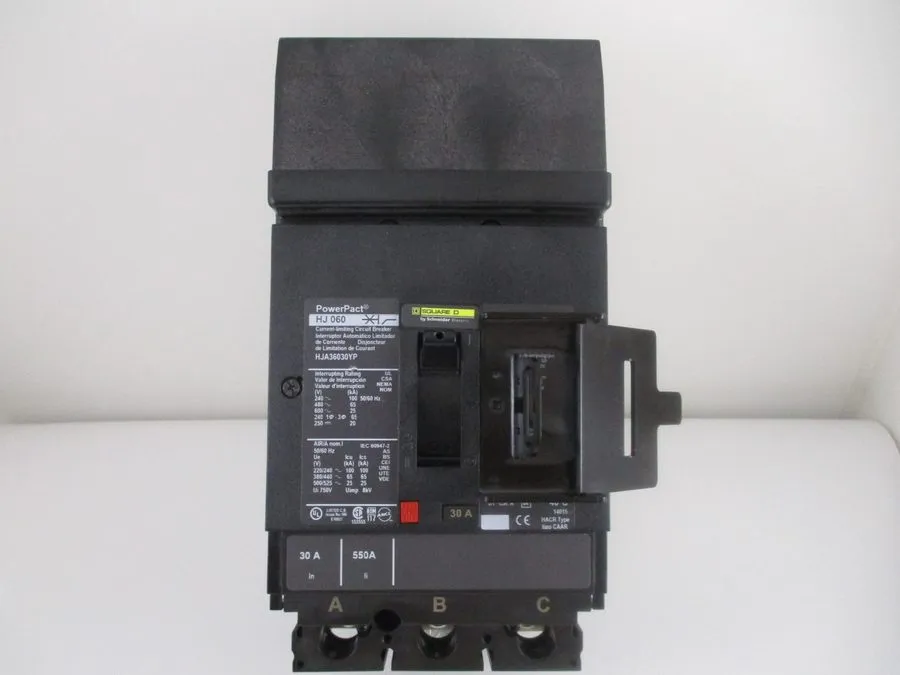 Автоматический выключатель SQUARE D HJA36030 POWERPACT I-LINE CIRCUIT BREAKER 30 — фото лота 1