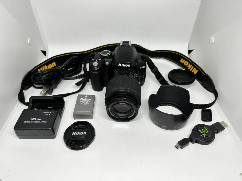 Объектив Nikon D3000 10.2MP DSLR Camera w/ AF-S Nikkor ED 55-200mm 4-5.6G Lens