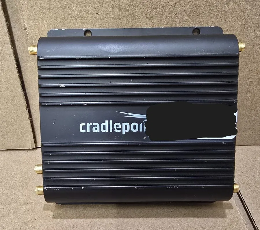 Маршрутизатор Cradlepoint IBR900-600M LTE Router w/ Airgain Antenna and cables