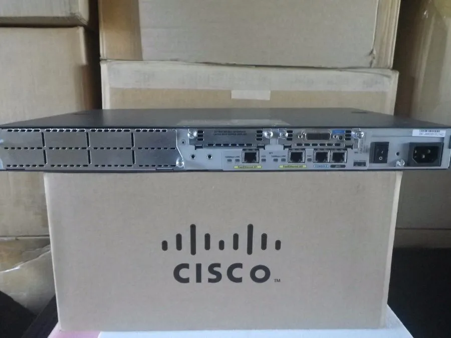 Маршрутизатор Cisco 2620XM Router WIC-1T 2600 12.4 IOS 32MB Flash/128MB DRAM