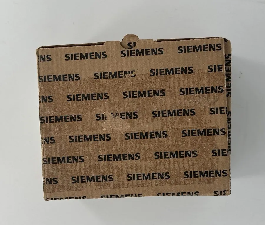 Автоматический выключатель Siemens 3VA4150-6ED34-0AA0 Circuit Breaker 3P/50A /48 — фото лота 2