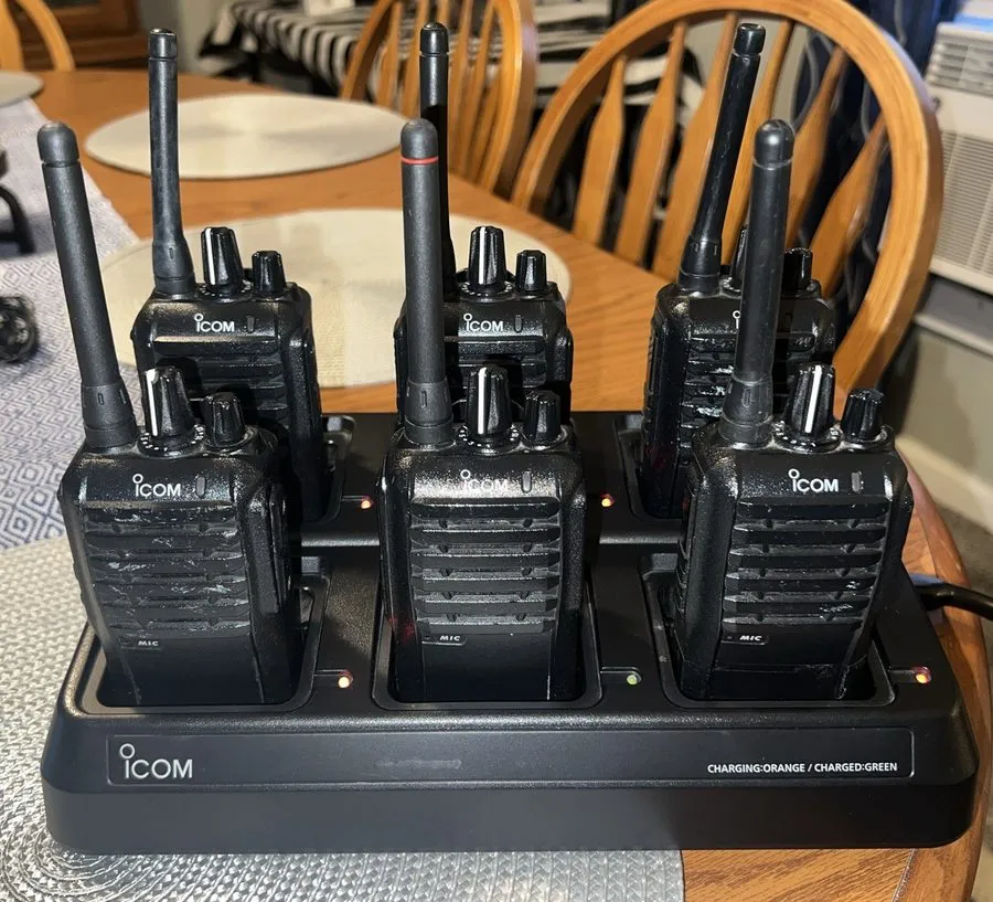 Зарядное устройство ICOM IC-F4003 Regular Charger Portable Radio