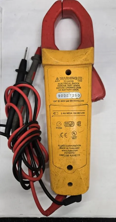 Тестер Fluke 323 True-RMS Digital Clamp Meter, 600V AC & DC Voltage No Leads